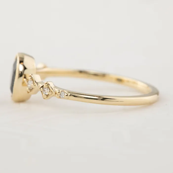 Envero Jewelry Celeste Bezel Setting Oval cut Rings Envero Jewelry Celeste Bezel Setting Oval cut Rings